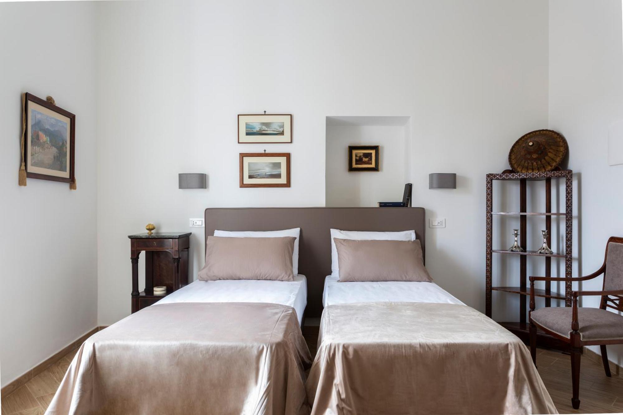 מלון נאפולי Residenza 33 מראה חיצוני תמונה