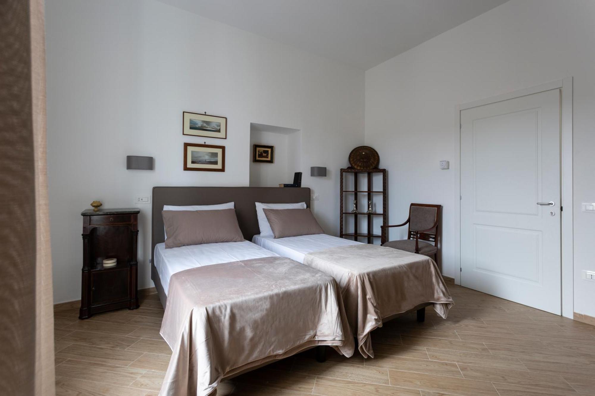 מלון נאפולי Residenza 33 מראה חיצוני תמונה